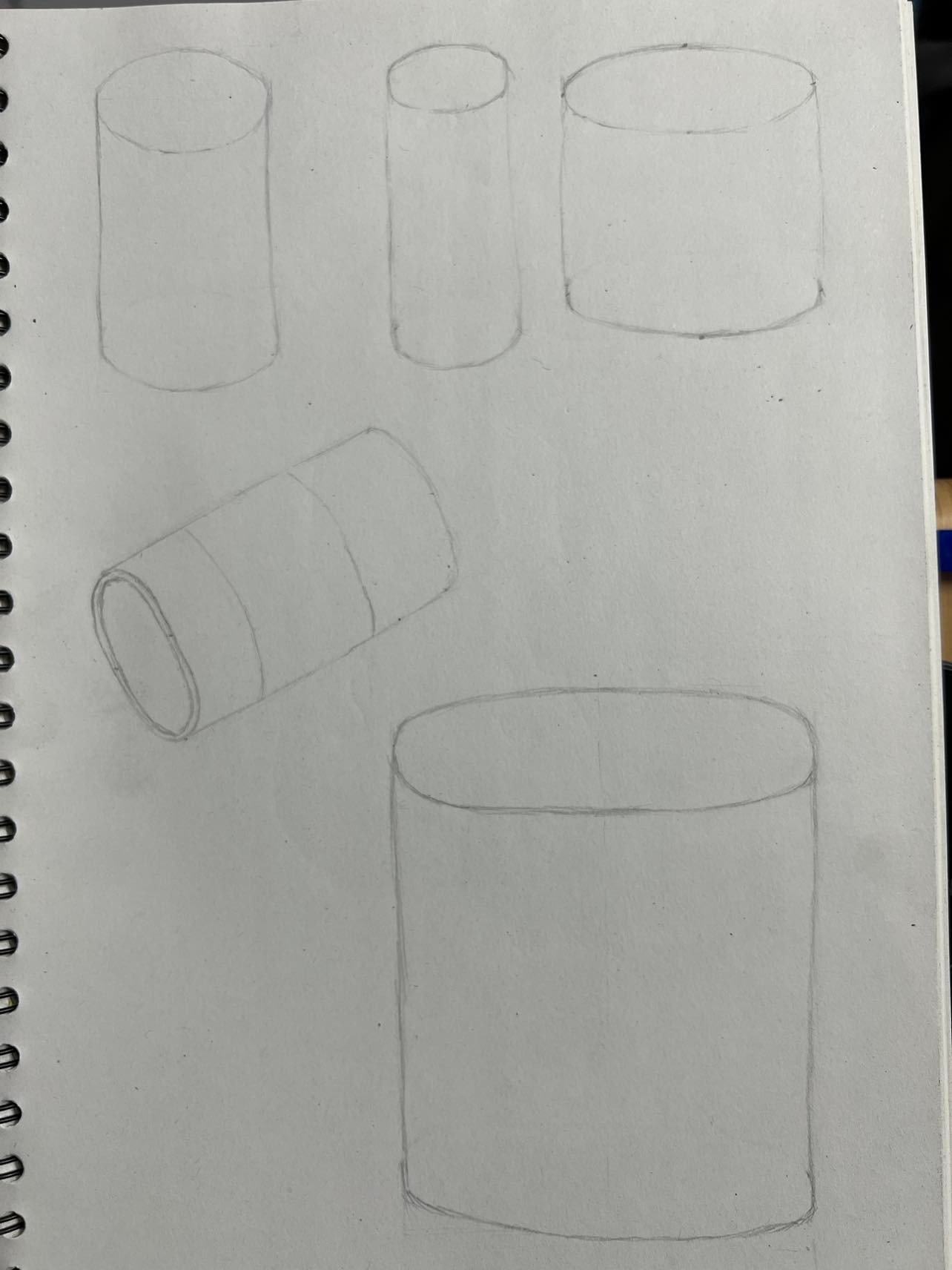 Apprendre à dessiner un vase et des cylindres